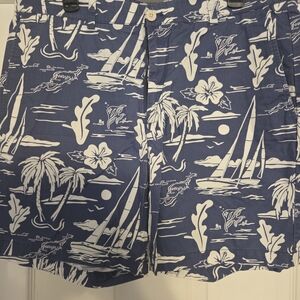 Vineyard Vines Blue and White Tropical Print Men's Shorts